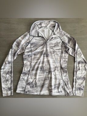 UA Light Grey Smokey Patterned Quarter Zip Pullover Heat Running Shirt L